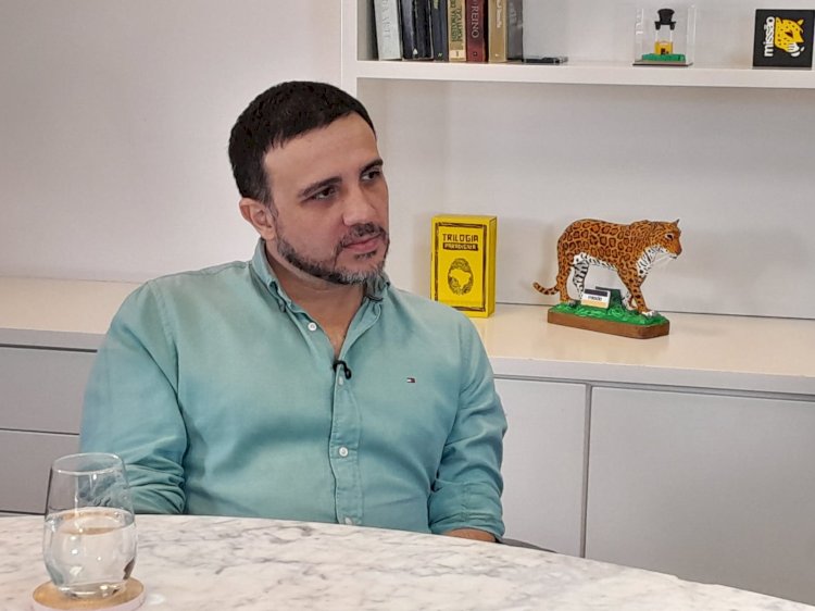 URGENTE: Renan Santos, pré-candidato à Presidência, denuncia ameaça de morte do Comando Vermelho no Ceará